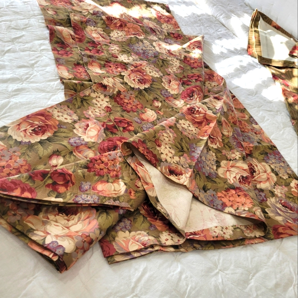 ROSE TREE VALANCES